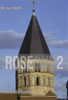 ( FRANCIA  )  BORGOGNA  CLUNY : ABBAZIA E CHIESA DI ST-PIERRE ET ST-PAUL © 1999 Graziano Arici/Rosebud2 / GEO ROMANICO