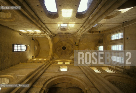 ( FRANCIA  )  BORGOGNA  CLUNY : ABBAZIA E CHIESA DI ST-PIERRE ET ST-PAUL © 1999 Graziano Arici/Rosebud2 / GEO CUPOLA ROMANICO