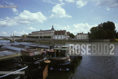 ( FRANCIA  )  BORGOGNA  CHALON-SUR-SAONE  : IL FIUME SAONE  © 1999 Graziano Arici/Rosebud2 / GEO FOTOGRAFIA