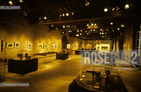 ( FRANCIA  )  BORGOGNA  CHALON-SUR-SAONE  : MUSEO DELLA FOTOGRAFIA  © 1999 Graziano Arici/Rosebud2 / GEO FOTOGRAFIA