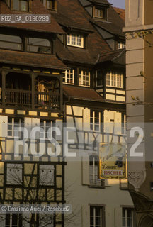 ( FRANCIA  )  ALSAZIA  COLMAR  : UNA STRADA DEL CENTRO  © 1999 Graziano Arici/Rosebud2 / GEO