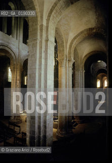 ( FRANCIA  )  MIDI-PYRENEES CONQUES :  CHIESA DELLA STE-FOY  © 1999 Graziano Arici/Rosebud2 / GEO PELLEGRINO PELLEGRINAGGIO ROMANICO