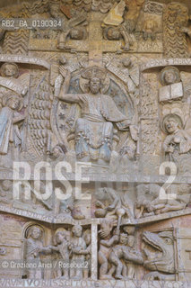 ( FRANCIA  )  MIDI-PYRENEES CONQUES : PARTICOLARE DEL TIMPANO DEL PORTALE DELLA CHIESA DELLA STE-FOY  © 1999 Graziano Arici/Rosebud2 / GEO PELLEGRINO PELLEGRINAGGIO