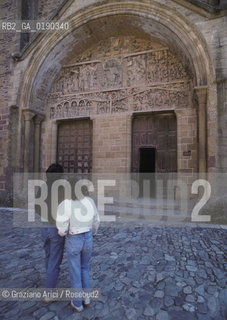 ( FRANCIA  )  MIDI-PYRENEES CONQUES : IL TIMPANO DEL PORTALE DELLA CHIESA DELLA STE-FOY  © 1999 Graziano Arici/Rosebud2 / GEO PELLEGRINO PELLEGRINAGGIO DIAVOLO