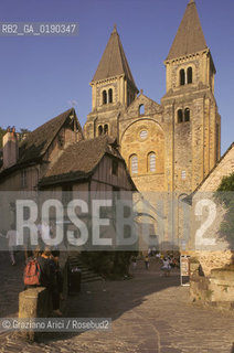 ( FRANCIA  )  MIDI-PYRENEES CONQUES :  LA CHIESA DELLA STE-FOY  © 1999 Graziano Arici/Rosebud2 / GEO PELLEGRINO PELLEGRINAGGIO