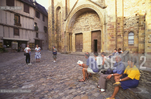 ( FRANCIA  )  MIDI-PYRENEES CONQUES :  LA CHIESA DELLA STE-FOY  © 1999 Graziano Arici/Rosebud2 / GEO PELLEGRINO PELLEGRINAGGIO
