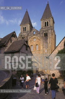 ( FRANCIA  )  MIDI-PYRENEES CONQUES :  LA CHIESA DELLA STE-FOY  © 1999 Graziano Arici/Rosebud2 / GEO PELLEGRINO PELLEGRINAGGIO