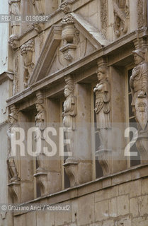 ( FRANCIA  )  BORGOGNA DIGIONE : CASA DELLE CARIATIDI  © 1999 Graziano Arici/Rosebud2 / GEO