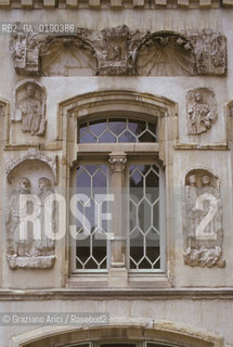 ( FRANCIA  )  BORGOGNA DIGIONE : CASA DELLE CARIATIDI  © 1999 Graziano Arici/Rosebud2 / GEO FINESTRA