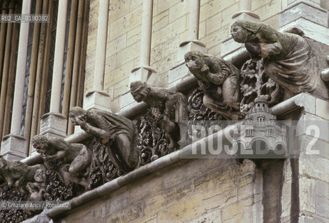 ( FRANCIA  )  BORGOGNA DIGIONE : LA CHIESA NOTRE-DAME © 1999 Graziano Arici/Rosebud2 / GEO GOTICO