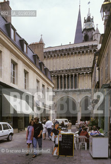 ( FRANCIA  )  BORGOGNA DIGIONE : LA CHIESA NOTRE-DAME © 1999 Graziano Arici/Rosebud2 / GEO GOTICO