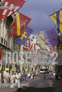 ( FRANCIA  )  BORGOGNA DIGIONE : RUE DE LA LIBERTE © 1999 Graziano Arici/Rosebud2 / GEO BANDIERE