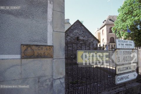 ( FRANCIA  )  MIDI-PYRENEES ESTAING : PELLEGRINAGGIO PER SANTIAGO DE COMPOSTELA © 1999 Graziano Arici/Rosebud2 / GEO