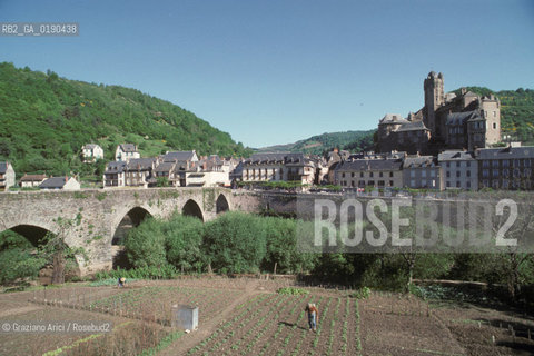 ( FRANCIA  )  MIDI-PYRENEES ESTAING :  IL PAESE  © 1999 Graziano Arici/Rosebud2 / GEO