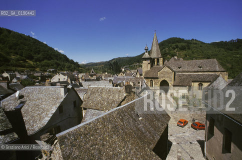 ( FRANCIA  )  MIDI-PYRENEES ESTAING :  IL PAESE  © 1999 Graziano Arici/Rosebud2 / GEO