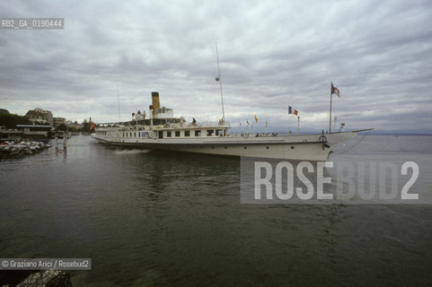 ( FRANCIA  )  RHONE-ALPES EVIAN-LES-BAINS :  IL LAGO DI GINEVRA © 1999 Graziano Arici/Rosebud2 / GEO