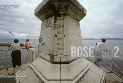 ( FRANCIA  )  RHONE-ALPES EVIAN-LES-BAINS :  IL LAGO DI GINEVRA © 1999 Graziano Arici/Rosebud2 / GEO