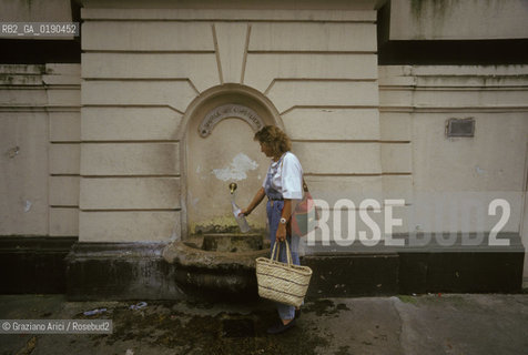 ( FRANCIA  )  RHONE-ALPES EVIAN-LES-BAINS :  SORGENTE TERMALE © 1999 Graziano Arici/Rosebud2 / GEO TERME
