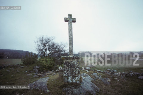 ( FRANCIA  )  LANGUEDOC-ROUSSILLON ALTIPIANO DEL LARZAC CAUSSE : PAESAGGIO © 1999 Graziano Arici/Rosebud2 / GEO CROCE