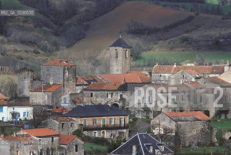 ( FRANCIA  )  LANGUEDOC-ROUSSILLON ALTIPIANO DEL LARZAC CAUSSE : STE-EULALIE-DU-CERNON © 1999 Graziano Arici/Rosebud2 / GEO TEMPLARI
