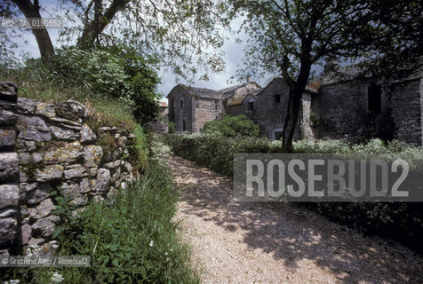 ( FRANCIA  )  LANGUEDOC-ROUSSILLON ALTIPIANO DEL LARZAC CAUSSE : VILLAGGIO DE LA BLAQUIERE CENTRO DELLA LOTTA DEI PASTORI  © 1999 Graziano Arici/Rosebud2 / GEO
