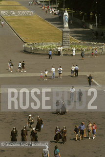 ( FRANCIA  )  MIDI-PYRENEES LOURDES : LESPLANADE   © 1999 Graziano Arici/Rosebud2 / GEO PELLEGRINAGGIO
