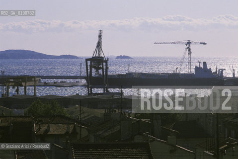 ( FRANCIA  )  PROVENCE-ALPES-COTE DAZUR MARSIGLIA : IL PORTO © 1999 Graziano Arici/Rosebud2 / GEO