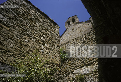( FRANCIA  )  LANGUEDOC-ROUSSILLON  MINERVE : LA CHIESA © 1999 Graziano Arici/Rosebud2 / GEO ERESIA CATARA CATARI CROCIATA