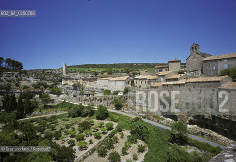 ( FRANCIA  )  LANGUEDOC-ROUSSILLON  MINERVE : IL PAESE © 1999 Graziano Arici/Rosebud2 / GEO ERESIA CATARA CATARI CROCIATA
