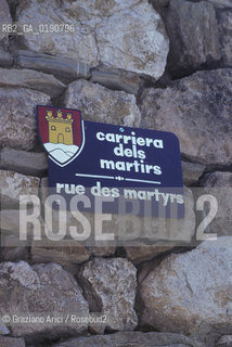 ( FRANCIA  )  LANGUEDOC-ROUSSILLON  MINERVE : RUE DES MARTIRS LA VIA FATTA DAI CATARI MANDATI AL ROGO © 1999 Graziano Arici/Rosebud2 / GEO ERESIA CATARA CATARI CROCIATA