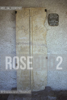 ( FRANCIA  )  LANGUEDOC-ROUSSILLON  MINERVE : MUSEO ARCHEOLOGICO © 1999 Graziano Arici/Rosebud2 / GEO ERESIA CATARA CATARI CROCIATA MARTELLO