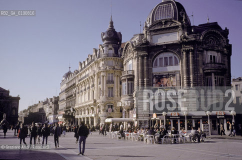 ( FRANCIA  )  LANGUEDOC-ROUSSILLON  MONTPELLIER : LA PIAZZA DE LA COMEDIE © 1999 Graziano Arici/Rosebud2 / GEO