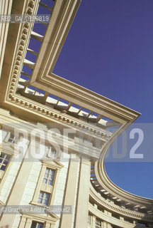 ( FRANCIA  )  LANGUEDOC-ROUSSILLON  MONTPELLIER : IL QUARTIERE ANTIGONE DI RICARDO BOFILL © 1999 Graziano Arici/Rosebud2 / GEO ARCHITETTURA CONTEMPORANEA