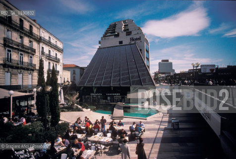 ( FRANCIA  )  LANGUEDOC-ROUSSILLON  MONTPELLIER : IL CENTRO COMMERCIALE DEL POLYGONE © 1999 Graziano Arici/Rosebud2 / GEO