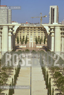 ( FRANCIA  )  LANGUEDOC-ROUSSILLON  MONTPELLIER : IL QUARTIERE ANTIGONE DI RICARDO BOFILL © 1999 Graziano Arici/Rosebud2 / GEO ARCHITETTURA CONTEMPORANEA