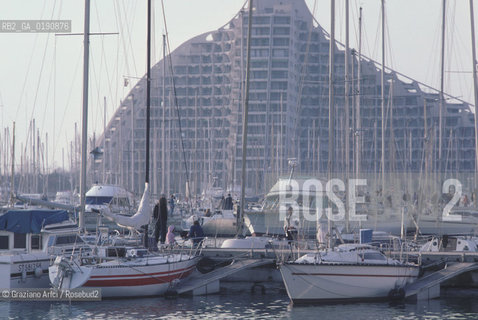 ( FRANCIA  )  LANGUEDOC-ROUSSILLON  LA GRAND-MOTTE : IL PORTO TURISTICO © 1999 Graziano Arici/Rosebud2 / GEO