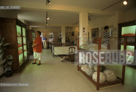 ( FRANCIA  )  MIDI-PYRENEES  IL CASTELLO DI MONTSEGUR ULTIMO RIFUGIO DELLA CHIESA CATARA  IL MUSEO SULLASSEDIO © 1999 Graziano Arici/Rosebud2 / GEO ERESIA CATARA CATARI CROCIATA
