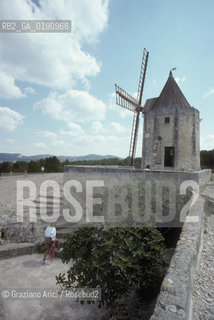 ( FRANCIA  )  PROVENCE-ALPES-COTE DAZUR FONTVIEILLE : MULINO DI ALPHONSE DAUDET © 1999 Graziano Arici/Rosebud2 / GEO LETTERATURA