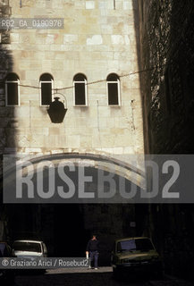 ( FRANCIA  )  LANGUEDOC-ROUSSILLON  NARBONNE :GALLERIA DEL PALAZZO DELLARCIVESCOVADO © 1999 Graziano Arici/Rosebud2 / GEO