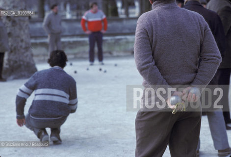 ( FRANCIA  )  LANGUEDOC-ROUSSILLON  NIMES : GIOCO DELLA PETANQUE © 1999 Graziano Arici/Rosebud2 / GEO