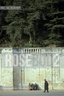 ( FRANCIA  )  LANGUEDOC-ROUSSILLON  NIMES : JARDIN DE LA FONTAINE  © 1999 Graziano Arici/Rosebud2 / GEO