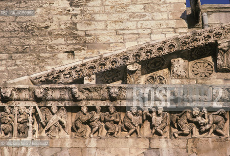 ( FRANCIA  )  LANGUEDOC-ROUSSILLON  NIMES : LA CATTEDRALE DI ST-CASTOR © 1999 Graziano Arici/Rosebud2 / GEO