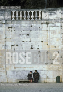 ( FRANCIA  )  LANGUEDOC-ROUSSILLON  NIMES : JARDIN DE LA FONTAINE  © 1999 Graziano Arici/Rosebud2 / GEO