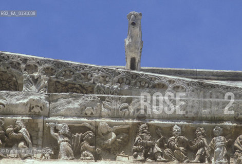 ( FRANCIA  )  LANGUEDOC-ROUSSILLON  NIMES : LA CATTEDRALE DI ST-CASTOR © 1999 Graziano Arici/Rosebud2 / GEO