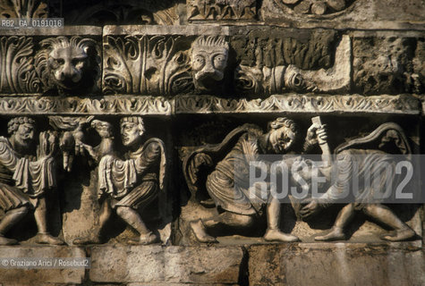 ( FRANCIA  )  LANGUEDOC-ROUSSILLON  NIMES : LA CATTEDRALE DI ST-CASTOR © 1999 Graziano Arici/Rosebud2 / GEO