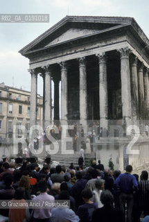 ( FRANCIA  )  LANGUEDOC-ROUSSILLON  NIMES : IL TEMPIO ROMANO  LA MAISON CARRE  © 1999 Graziano Arici/Rosebud2 / GEO