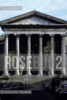 ( FRANCIA  )  LANGUEDOC-ROUSSILLON  NIMES : IL TEMPIO ROMANO LA MAISON CARRE  © 1999 Graziano Arici/Rosebud2 / GEO