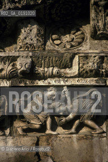 ( FRANCIA  )  LANGUEDOC-ROUSSILLON  NIMES : LA CATTEDRALE DI ST-CASTOR © 1999 Graziano Arici/Rosebud2 / GEO