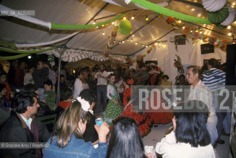 ( FRANCIA  )  LANGUEDOC-ROUSSILLON  NIMES : FERIA DES VENDANGES  © 1999 Graziano Arici/Rosebud2 / GEO BALLO
