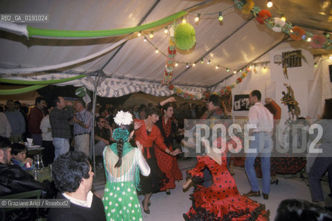 ( FRANCIA  )  LANGUEDOC-ROUSSILLON  NIMES : FERIA DES VENDANGES  © 1999 Graziano Arici/Rosebud2 / GEO BALLO